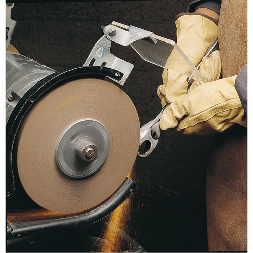 Meules d'abrasion & de polissage Scotch-brite, 6" dia. x 1" la, Arbre 1", Oxyde d'aluminium D. Morneault & Fils