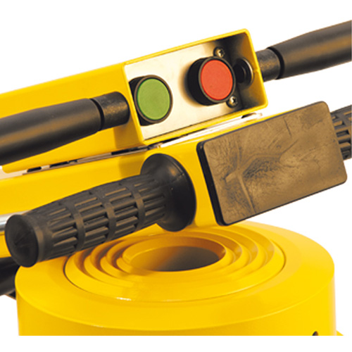 Mammut Jack, 110 Ton(s), Air Hydraulic D. Morneault & Fils