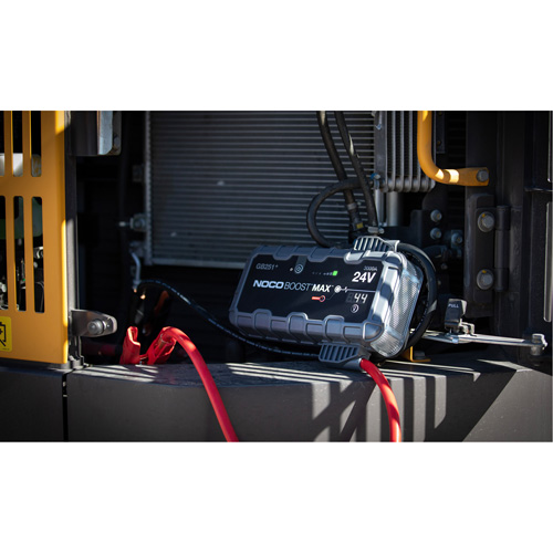 GB251+ Boost&reg; Max Jump Starter D. Morneault & Fils