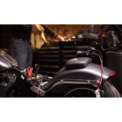 Genius&reg; 10 10-Amp Battery Charger D. Morneault & Fils