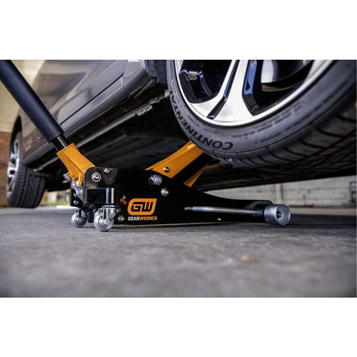 Aluminum Racing Jack, 2 Ton(s) Capacity, 3-1/4" Lowered, 18-1/2" Raised, Manual Hydraulic D. Morneault & Fils