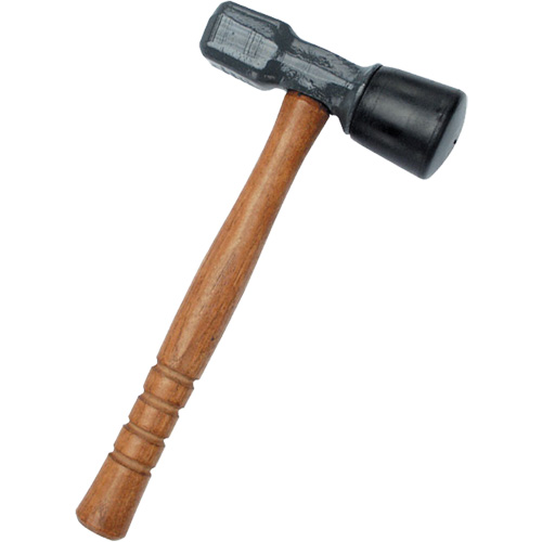 Marteau &agrave; pneus robuste avec manche en bois T35 D. Morneault & Fils