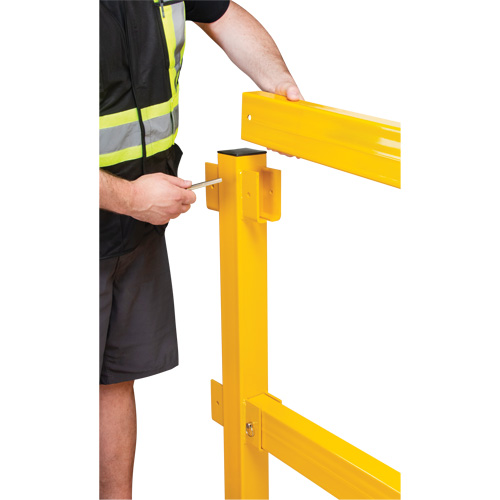 Poteau de coin pour garde-corps l&eacute;gers, Acier, 42" h, Jaune s&eacute;curit&eacute; OSHA D. Morneault & Fils