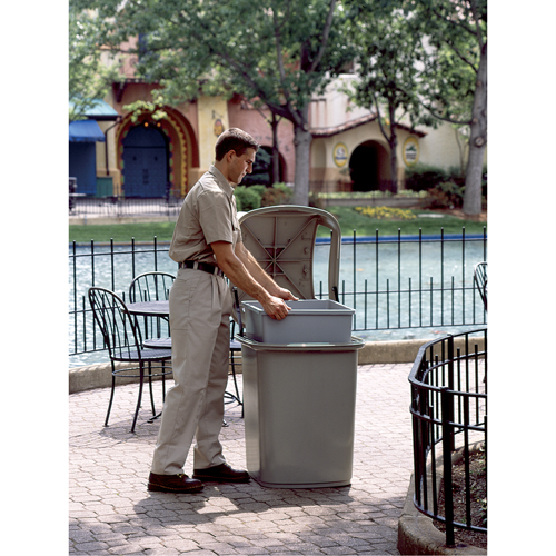 Untouchable&reg; Containers, Polyethylene, 35 US gal. D. Morneault & Fils