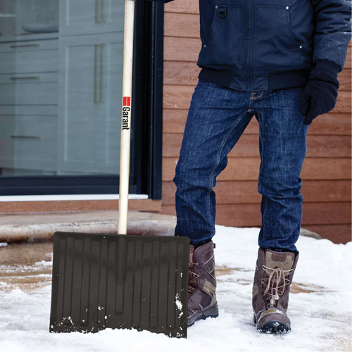 Nordic Snow Shovel, Polypropylene Blade, 17-3/4" Wide, D-Grip Handle D. Morneault & Fils
