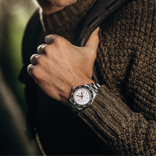 Arctic Edition Large Diver's Automatic GSAR Watch with Stainless Steel Bracelet, Digital, Battery Operated, 41 mm, Silver D. Morneault & Fils