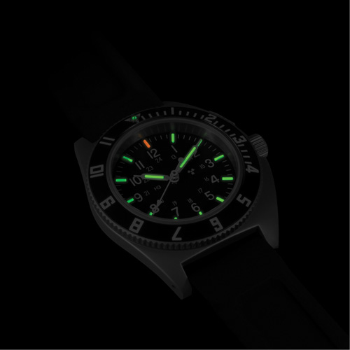 Montre Steel Navigator sur ensemble bracelet en caoutchouc noir de trois morceaux, Num&eacute;rique, &agrave; piles, 41 mm, Noir D. Morneault & Fils
