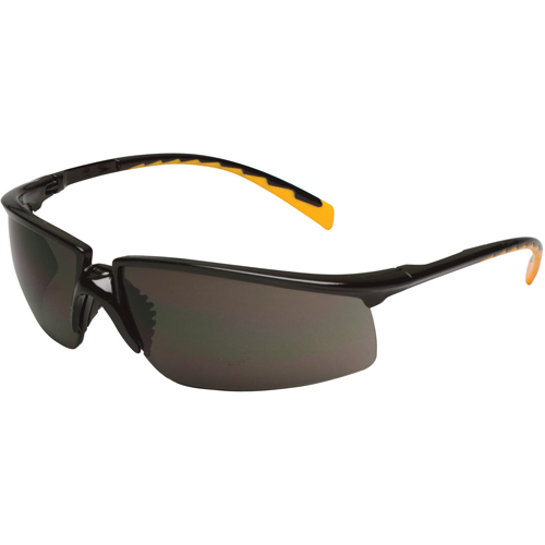 Lunettes de s&eacute;curit&eacute; Privo, Lentille Grise/fum&eacute;e, Antibu&eacute;e, R&eacute;pond ou surpasse la norme CSA Z94.3 D. Morneault & Fils