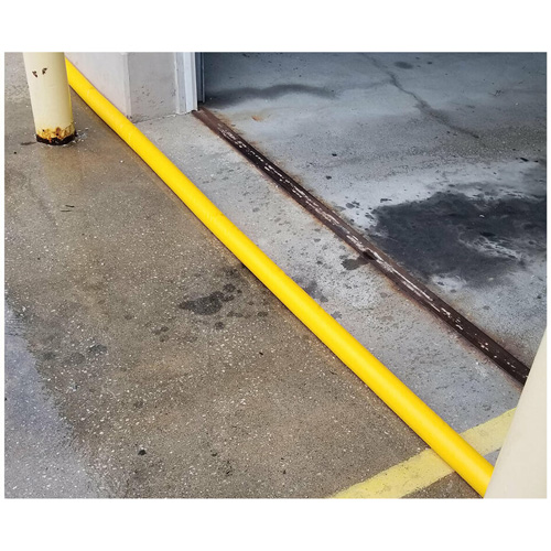 Barrage de d&eacute;rivation rempli d'eau D. Morneault & Fils