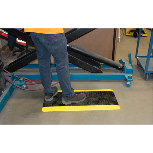 Tapis antifatigue, Losange, 1-2/3' x 3-1/4' x 3/4", Noir/Jaune, Polyur&eacute;thane D. Morneault & Fils