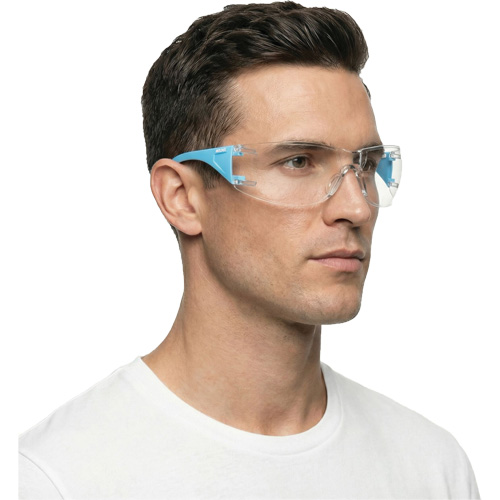 Lunettes de s&eacute;curit&eacute; bleu/blanc Adapt Lite, Lentille Transparent, Antibu&eacute;e/Anti-&eacute;gratignures, ANSI Z87+/R&eacute;pond ou surpasse la norme CSA Z94.3 D. Morneault & Fils