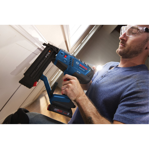 Brushless 18-Gauge Brad Nailer Kit with Standard Power Battery, 18 V, Lithium-Ion D. Morneault & Fils