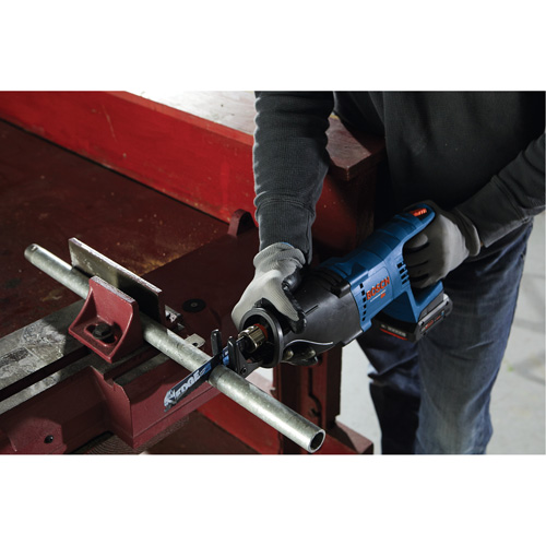 Scie alternative avec poign&eacute;e en D (outil seulement), 18 V, Lithium-ion Bloc-pile, 2700 coups/min D. Morneault & Fils