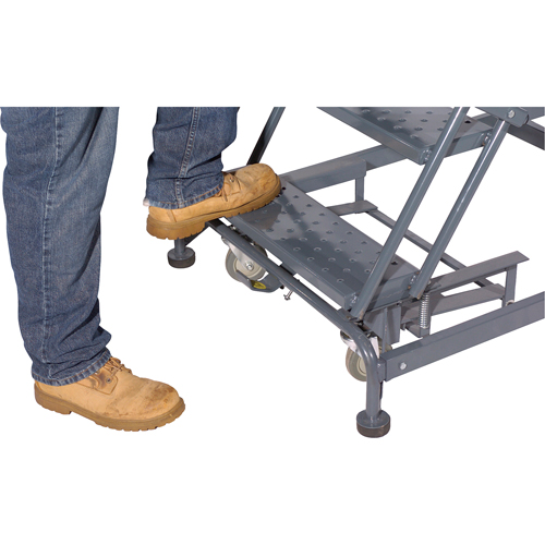 &eacute;chelles roulantes avec pied verrouillable activ&eacute; par le poids, 6 marches, Largeur de la marche 24", Hauteur de la plateforme 60", Acier D. Morneault & Fils