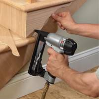 Ensemble d'agrafeuse &agrave; couronne &eacute;troite D. Morneault & Fils