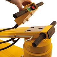 Cric Mammut, 165 tonnes, Air comprim&eacute;/hydraulique D. Morneault & Fils