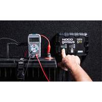 Chargeur de batterie embarqu&eacute; &agrave; 2 sorties de 10 amp&egrave;res Gen5X2 Genius D. Morneault & Fils