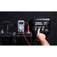 Chargeur de batterie embarqu&eacute; &agrave; 3 sorties de 15 amp&egrave;res Gen5X3 Genius D. Morneault & Fils