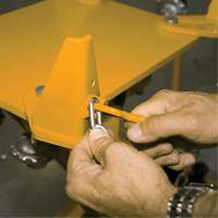 Cric de transmission Yellow Jackit, Cap. de levage 2,2 tonnes D. Morneault & Fils