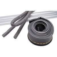 Porte de garage &agrave; balayage calfeutrant D. Morneault & Fils