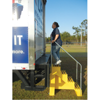 Escabeau industriel, 4 marches, 43" x 22-1/2" x Hauteur 66" D. Morneault & Fils