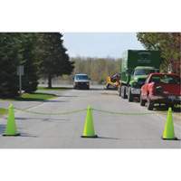 Ensemble de c&ocirc;nes de signalisation et chaînes, 28", Orange, Bande(s) r&eacute;fl&eacute;chissante(s) 4" & 6" D. Morneault & Fils