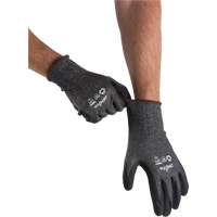 Gants &eacute;cologiques, l&eacute;gers, et r&eacute;sistants &agrave; la coupe, &agrave; haute dext&eacute;rit&eacute;, Taille 10, Calibre 21, Rev&ecirc;tement Mousse de nitrile, Enveloppe en Acier inoxydable/PEHP/rPET, ASTM ANSI niveau A5 D. Morneault & Fils