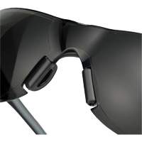 Lunettes de s&eacute;curit&eacute; Adapt Lite, Lentille Fum&eacute;e, Antibu&eacute;e/Anti-&eacute;gratignures, ANSI Z87+/R&eacute;pond ou surpasse la norme CSA Z94.3 D. Morneault & Fils